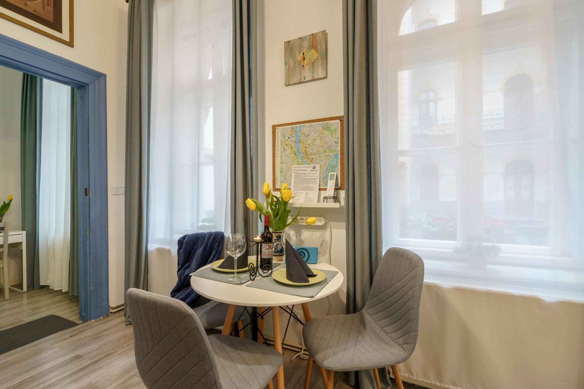 Barka Home In Downtown Buda Budapest Bagian luar foto